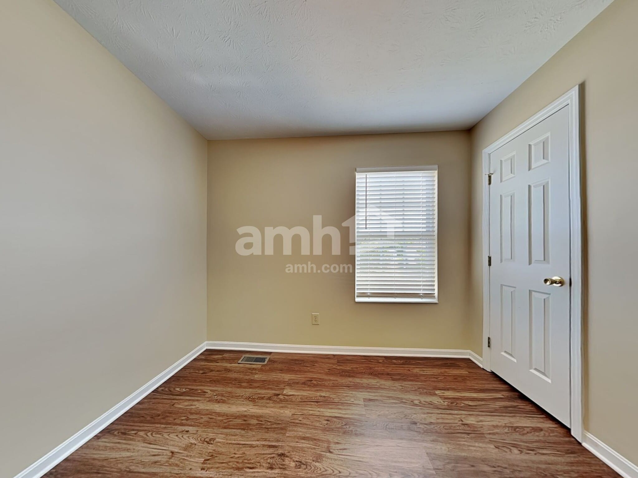 Building Photo - 3882 Greenbrook Dr