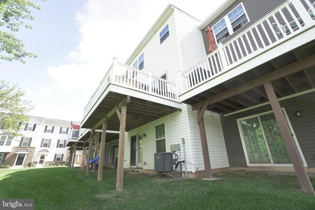 Building Photo - 202 Bamboo Dr