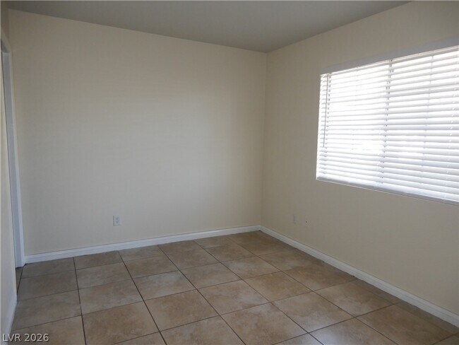 Building Photo - 2120 Petersham Ct