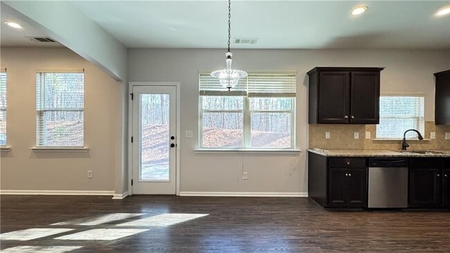 Building Photo - 4408 Black Hills Dr NW