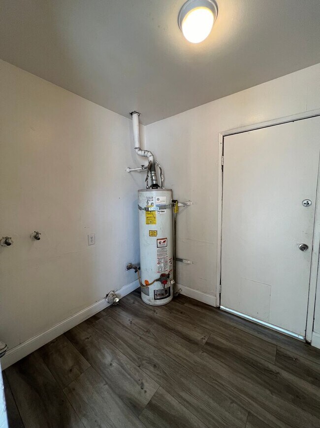 Building Photo - This cute home won't last long with a new ...