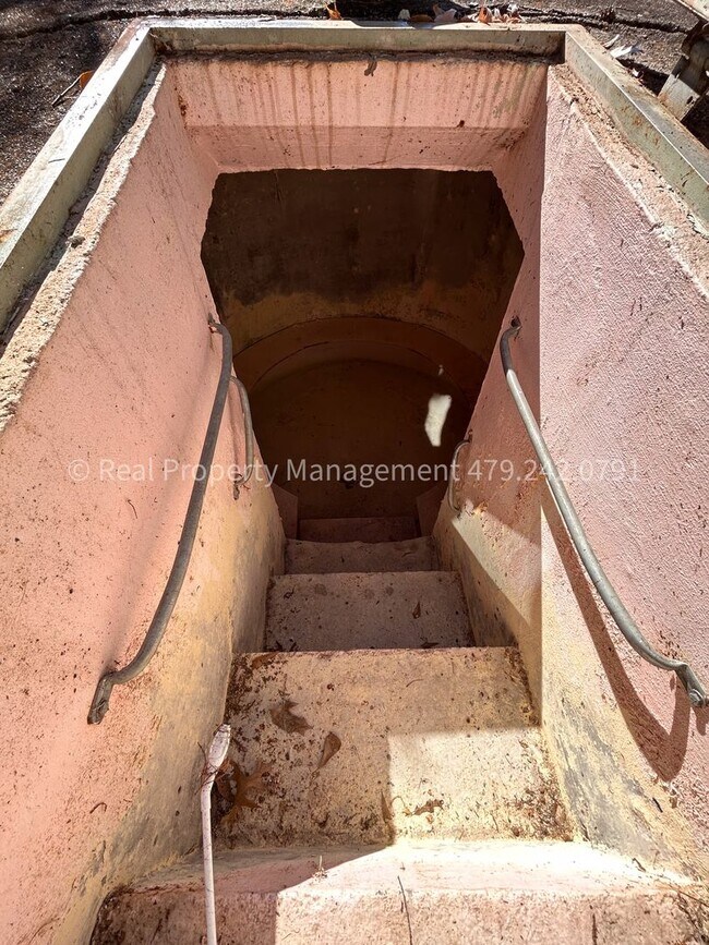 Building Photo - RENT READY! Charming 3 bed 2 bath home in the Eastside of Fort Smith!