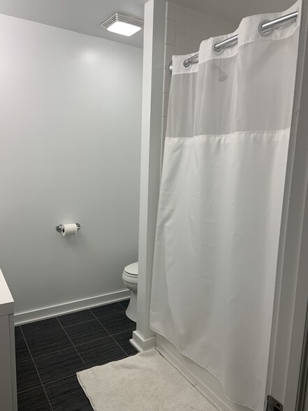 Building Photo - 2989 Livingston St