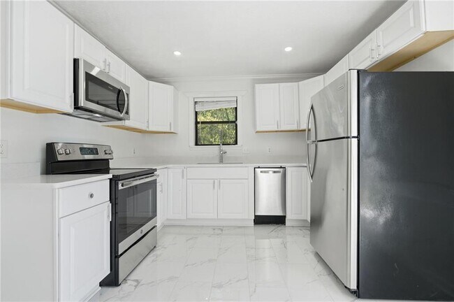 Building Photo - 129 Sandalwood Cir