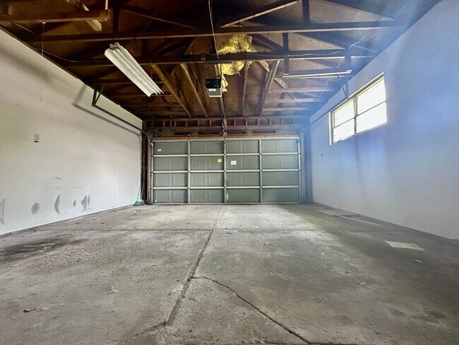 Building Photo - 21669 Tulipwood St