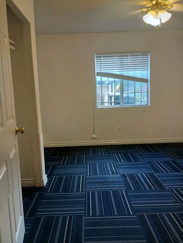 Building Photo - 3853 Winona Ave