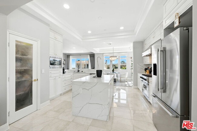 Building Photo - 23971 De Ville Way