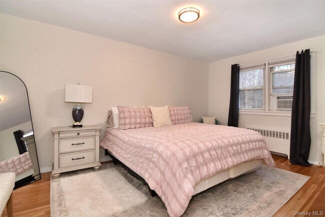 Building Photo - 140 N Broadway