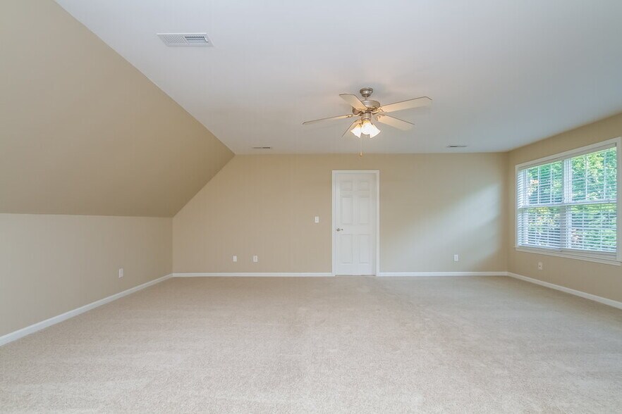 Building Photo - 1014 Persimmon Dr