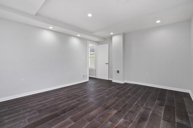 Building Photo - Beautiful Fully Renovated 3 Bedroom Home In Swissvale.  Available Immediately.