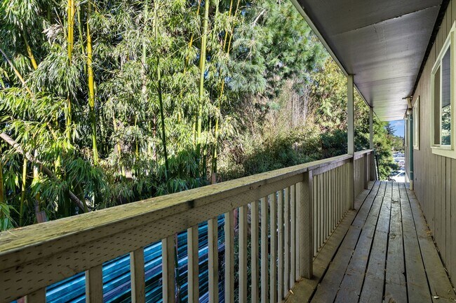 Building Photo - Beautifully remodeled 3BR in Gresham. 1/2 off first months rent!