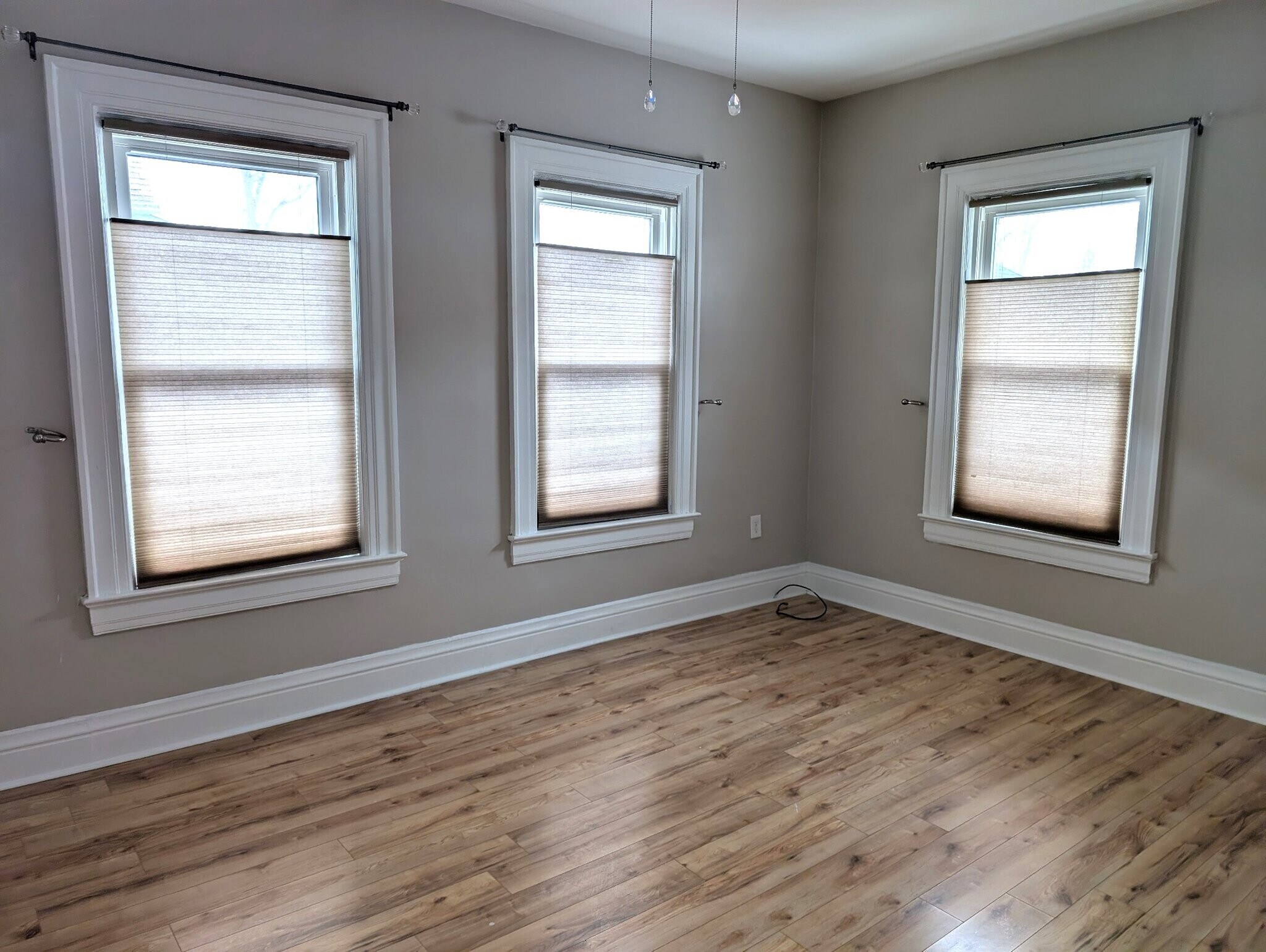 Building Photo - 5313 Broadway