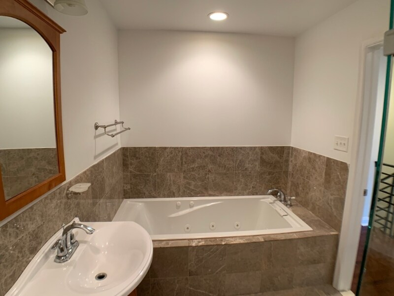 Building Photo - 2023 Federal St