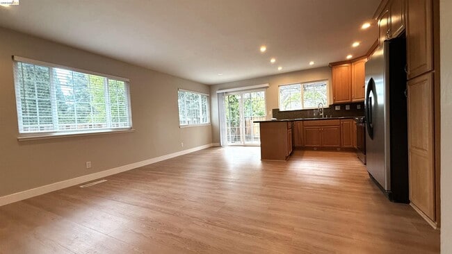 Building Photo - 4398 N Spoonwood Ct