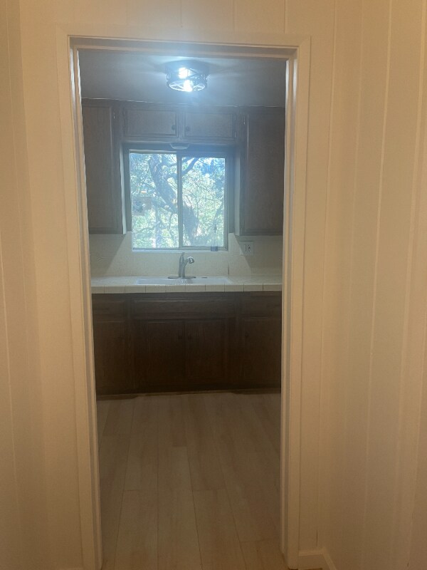 Building Photo - 675 E Victoria Ct