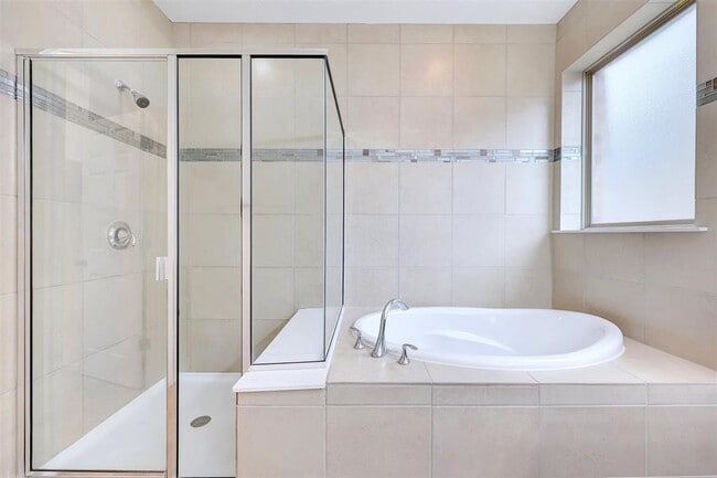 Building Photo - 307 Simmental Loop