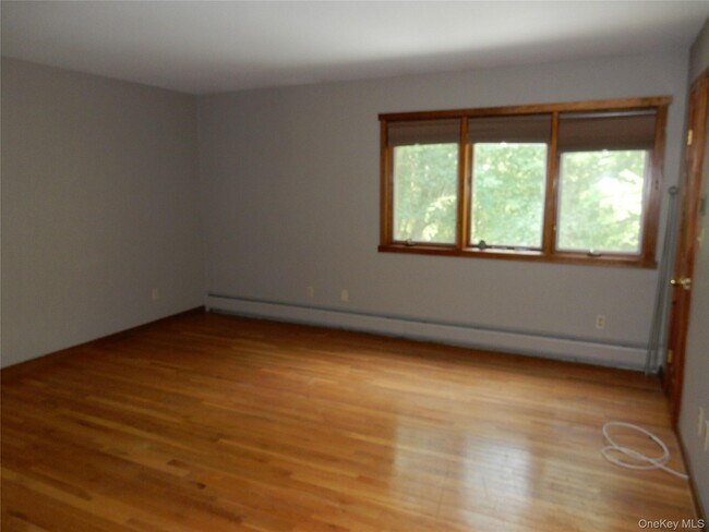 Building Photo - 104 County Rd 65