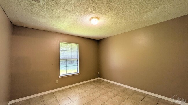 Building Photo - 8160 Stonebrook Dr