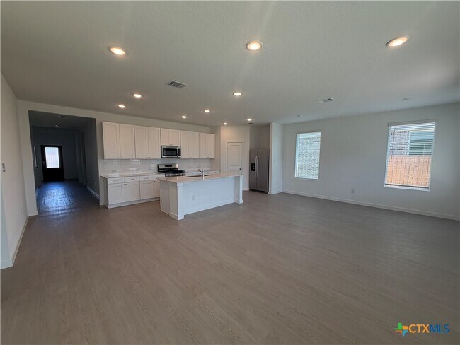 Building Photo - 8908 San Carlos