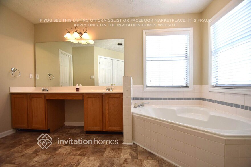 Building Photo - 2624 Sterling Dr NW