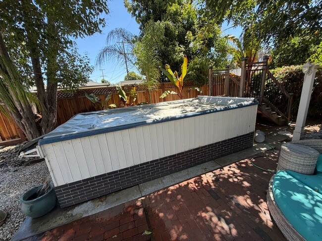 Building Photo - 772 Viader Ct