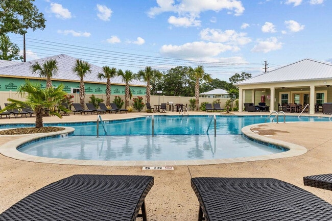 Building Photo - 587A Sunnyside Ave