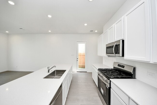 Building Photo - 2205 Via Cami Ln