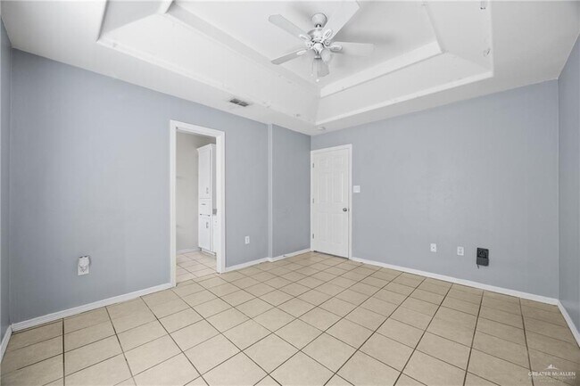 Building Photo - 24 Erica