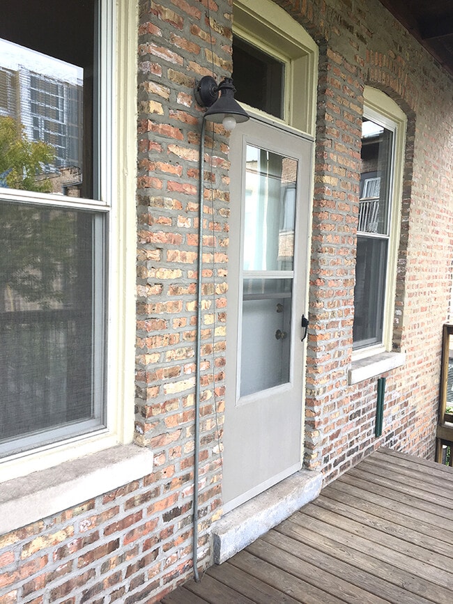 Building Photo - 6109 S Greenwood Ave