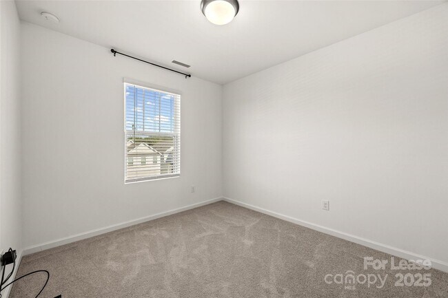 Building Photo - 15018 Scoter St