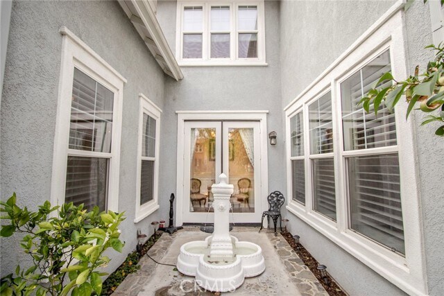 Building Photo - 27016 Island