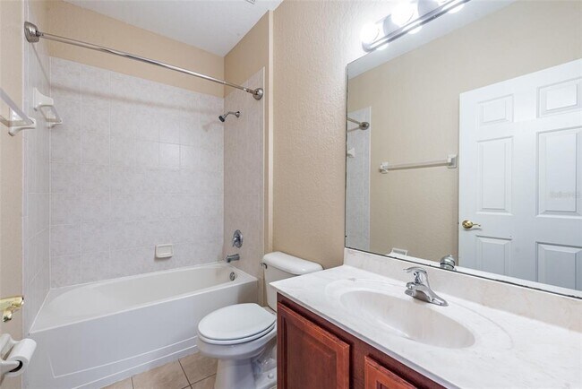 Building Photo - 1427 Summergate Dr