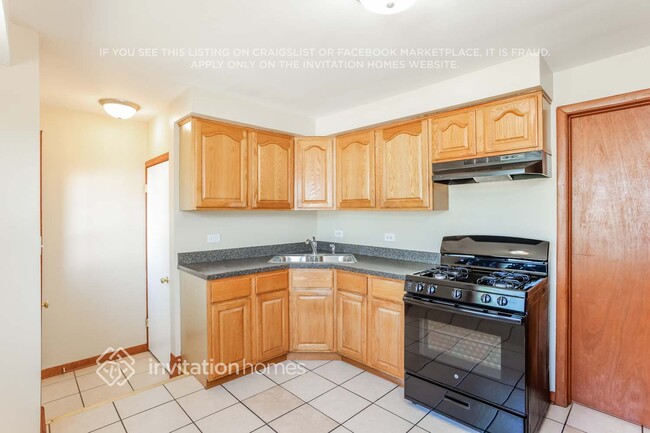 Building Photo - 10024 Mulberry Ave