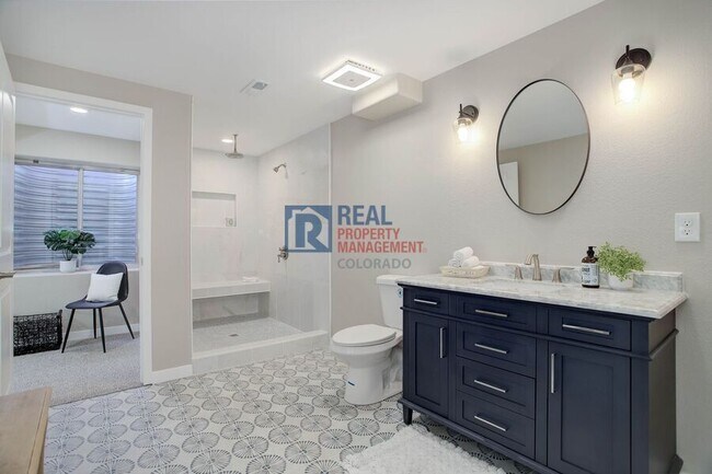 Building Photo - 5934 Instone Cir
