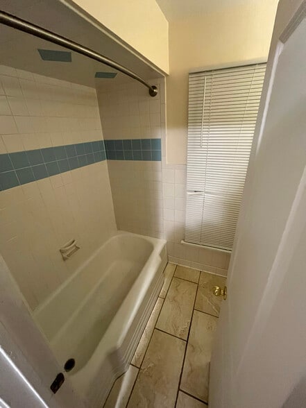 Building Photo - 192 N Smith St