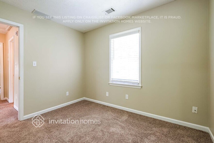 Building Photo - 4896 High Forest Dr