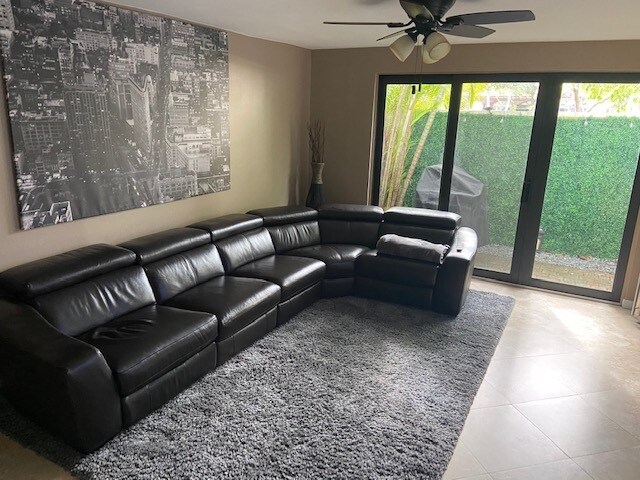 Living Room w/ Grill in Back Patio - 571 NE 7th Ave