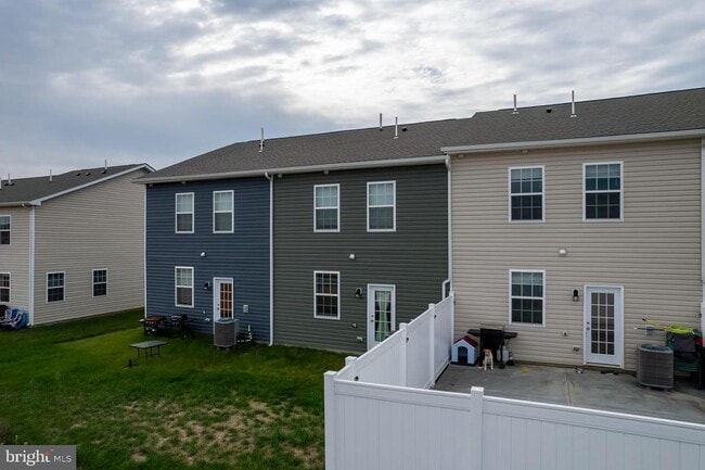 Building Photo - 262 Allison Dr