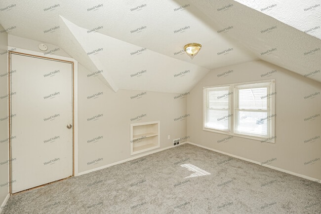 Building Photo - 19605 Longview Ave