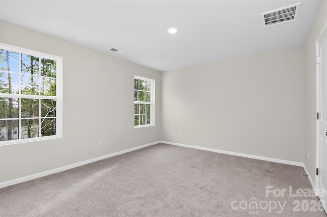 Building Photo - 10032 Greystar Ln