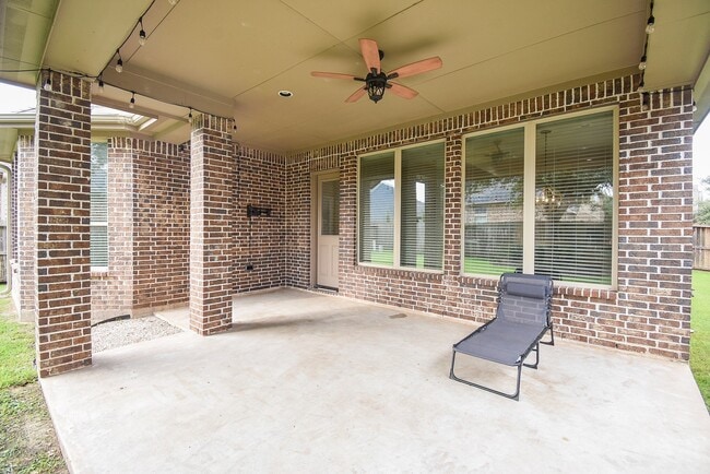Building Photo - 27231 Symphony Creek Ln