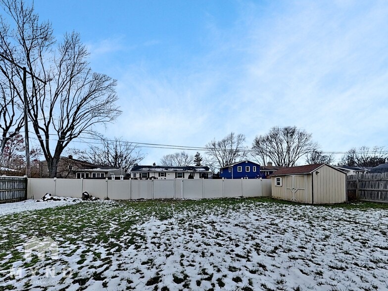 Building Photo - 149 Troy Rd