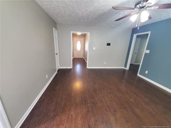 Building Photo - 1734 Winnabow Dr