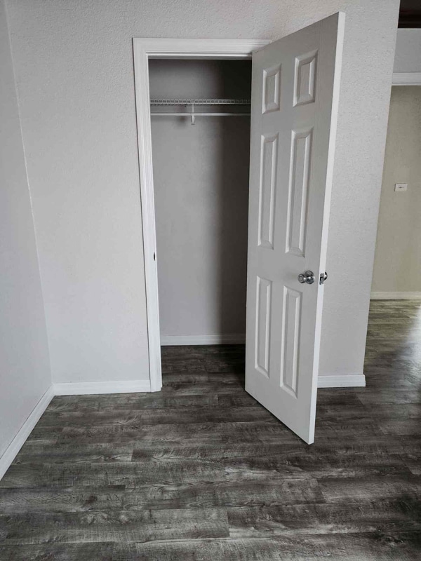 Building Photo - 1335 E Bay St