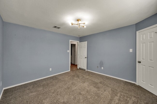 Building Photo - 11130 N Lake Mist Ln