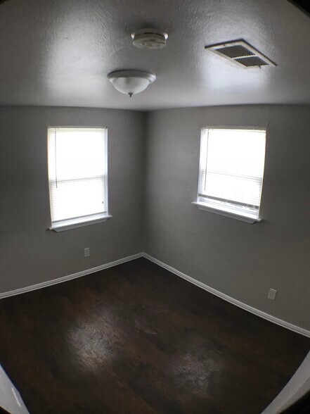 Primary Photo - 612 N 7th St