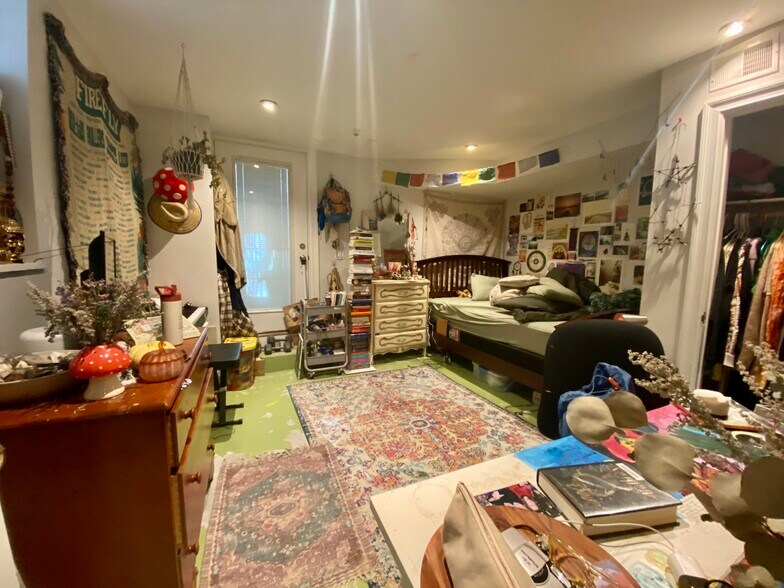 Building Photo - 14 Alleghany St