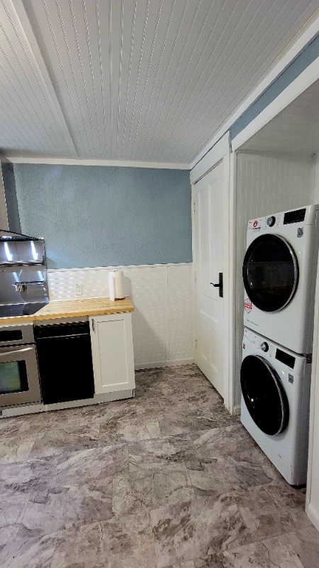 Building Photo - 286 Kenwood Ave