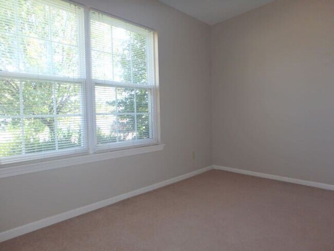 Building Photo - 2303 Silver Leaf Ct