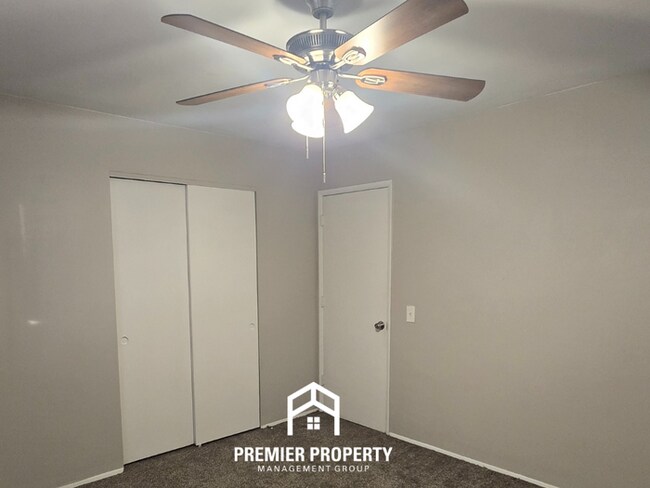 Building Photo - 2185 Flight Dr